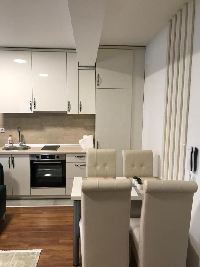 Green Apartment Novi Pazar Buitenkant foto
